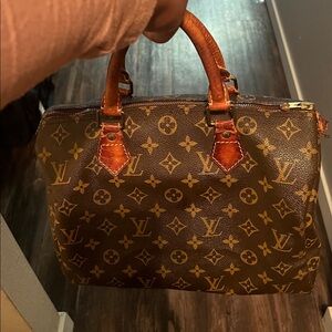 Louis Vuitton Auction Item - No Image Available